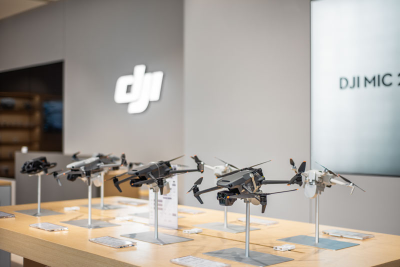 https://www.djishop.cz/out/djicesko2/img/prodejna/prodejna5.jpeg