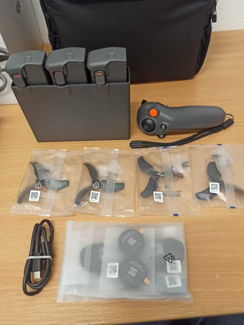 DJI Avata 2 Fly More Combo (Three Batteries) (ROZBALENO) 